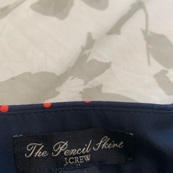 JCREW FACTORY cotton size 12P “The Pencil Skirt” in navy blu w/ red polka dots. - Picture 8 of 12